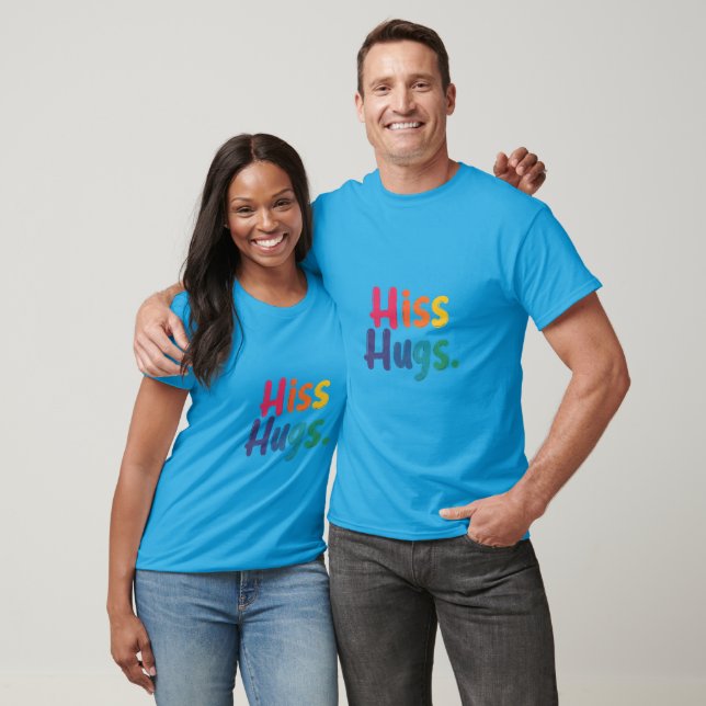 Camiseta Hiss Hugs (Unisexo)