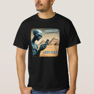 Camiseta Historia de la Pirámide Alienígena
