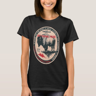 Camiseta Ho Chunk Nativo Estadounidense Nació Salvaje de la