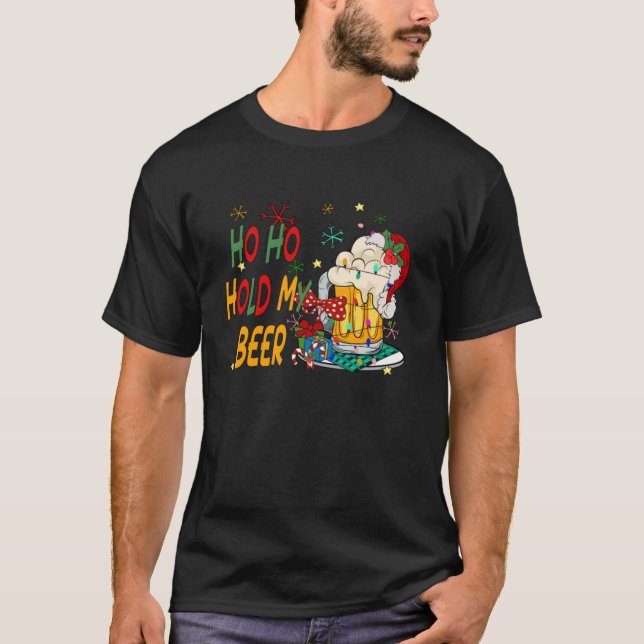 Camiseta Ho Ho Hold My Beer Santa Claus Feliz Navidad 2002 (Anverso)