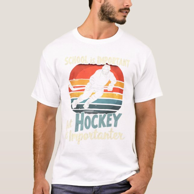 Camiseta Hockey Priority Over School Funny  (Anverso)