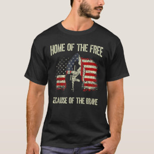 Camiseta Hogar De Los Libres Debido A La Valiente Bandera A