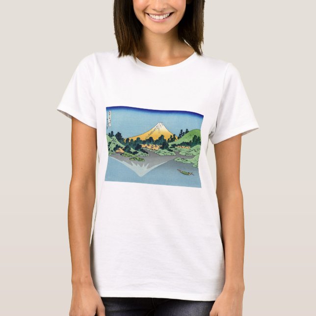 Camiseta Hokusai - El Monte Fuji reflexiona en el lago Kawa (Anverso)
