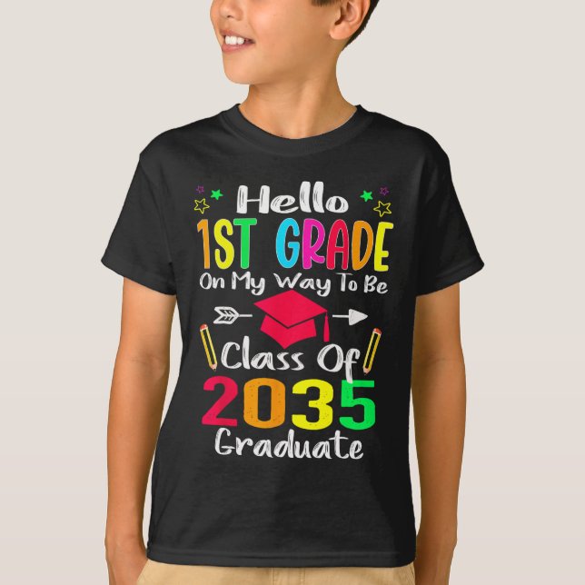 Camiseta Hola 1º Grado De Vuelta A La Clase Escolar De 2035 (Anverso)