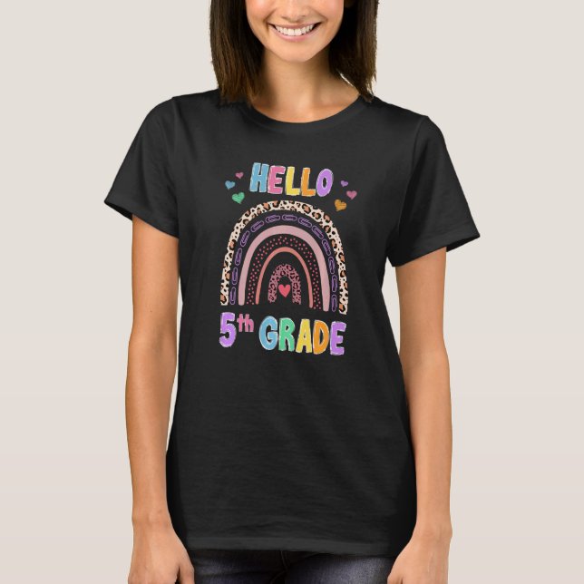 Camiseta Hola Chicas de docentes de quinto grado del leopar (Anverso)
