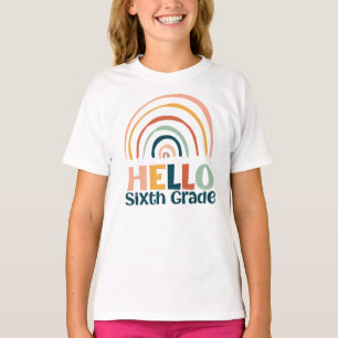 Camiseta Hola escuela secundaria de arco iris boho de sexto