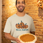 Camiseta Hola, gráfico de la caída de la calabaza otoño<br><div class="desc">Este gráfico es perfecto para el otoño. Presenta ilustraciones de tres calabazas tipo patchwork con el lema HELLO,  PUMPKIN abajo con letras de color verde azulado.</div>