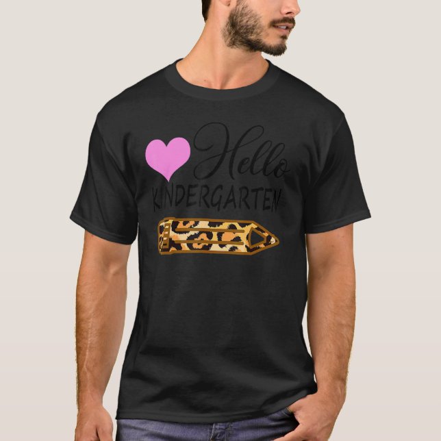 Camiseta Hola Kindergarten Leopard De vuelta al profesor es (Anverso)