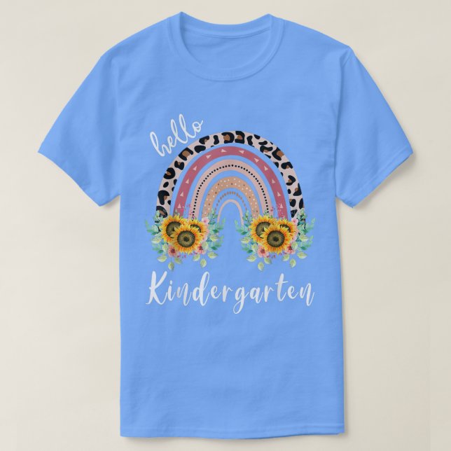 Camiseta Hola Kindergarten, profesor de arco iris de giraso (Diseño del anverso)