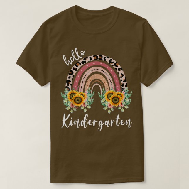 Camiseta Hola Kindergarten, profesor de arco iris de giraso (Diseño del anverso)