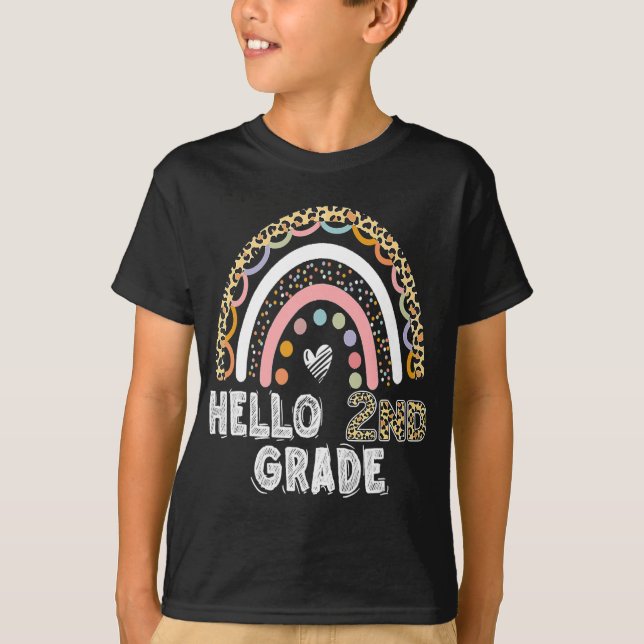 Camiseta Hola, Leopardo Arcoiris de 2º Grado, de vuelta al  (Anverso)