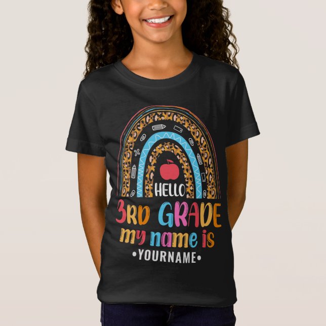 Camiseta Hola tercer grado Mi nombre está de vuelta a la es (Anverso)