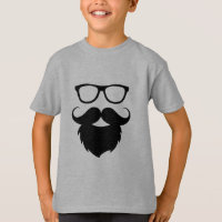Hombre con barba divertida totalmente crecida