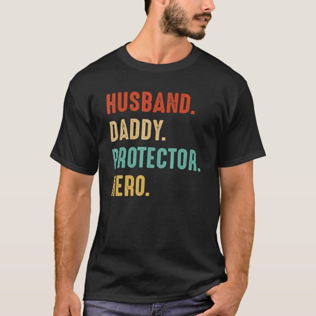 Camiseta Hombre Esposo Papi Protector Hero Papá Padre Fath (Anverso)