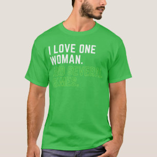 Camiseta Hombre jugador de videojuegos amo a una mujer y va