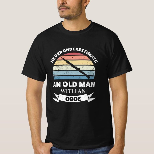 Camiseta Hombre mayor con un regalo musical de Oboe (Anverso)