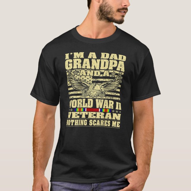 Camiseta Hombre, soy abuelo de papá y veterano de la Segund (Anverso)
