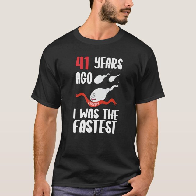 Camiseta Hombres 41 vestido de mordaza de cumpleaños hace 4 (Anverso)