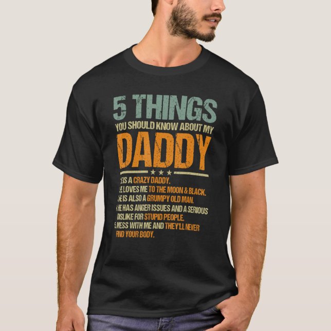 Camiseta Hombres 5 Cosas Que Deberías Saber De Mi Papi Sayi (Anverso)