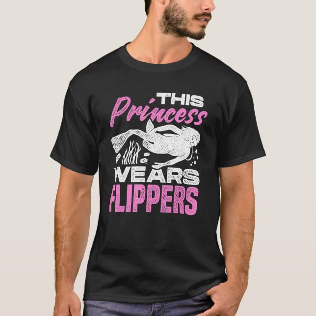 Camiseta Hombres Con Los Que Este Príncipe Viste Flippers B (Anverso)