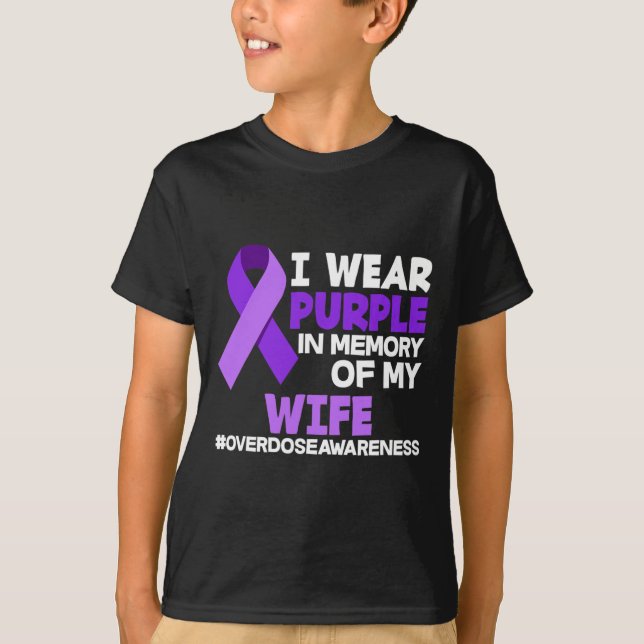 Camiseta Hombres Con Los Que Uso Púrpura En Memoria De La S (Anverso)