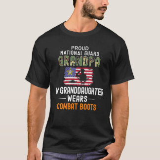 Camiseta Hombres con mi nieta vistiendo botes de combate na