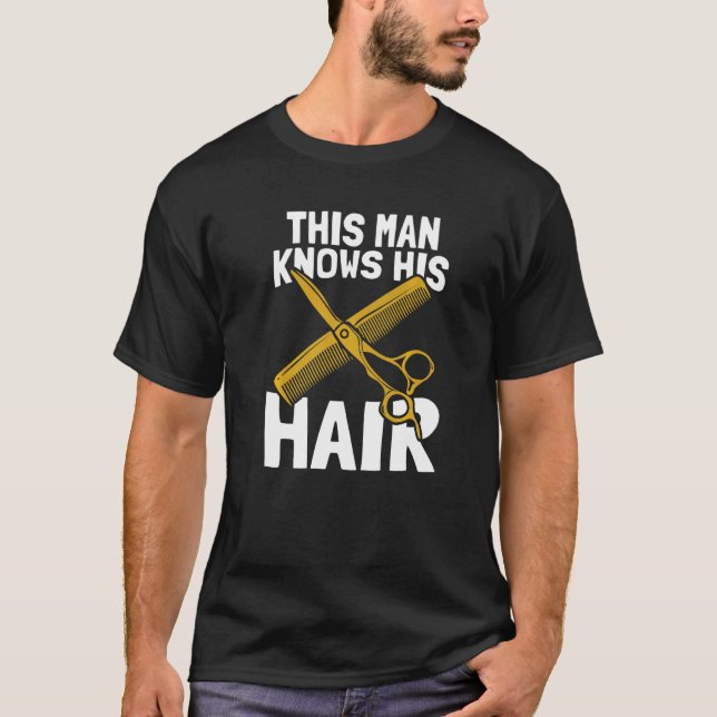 Camiseta Hombres Este Hombre Conoce Su Salón De Pelo De Est (Anverso)