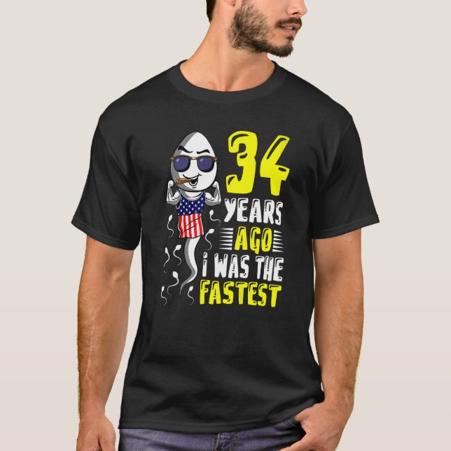 Camiseta Hombres Hace 34 Años Yo Era El Último Cumpleaños 3 (Anverso)