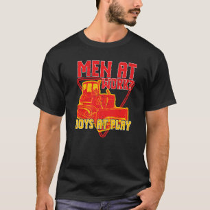 Camiseta Hombres Haciendo Niños De Trabajo En El Juego De L