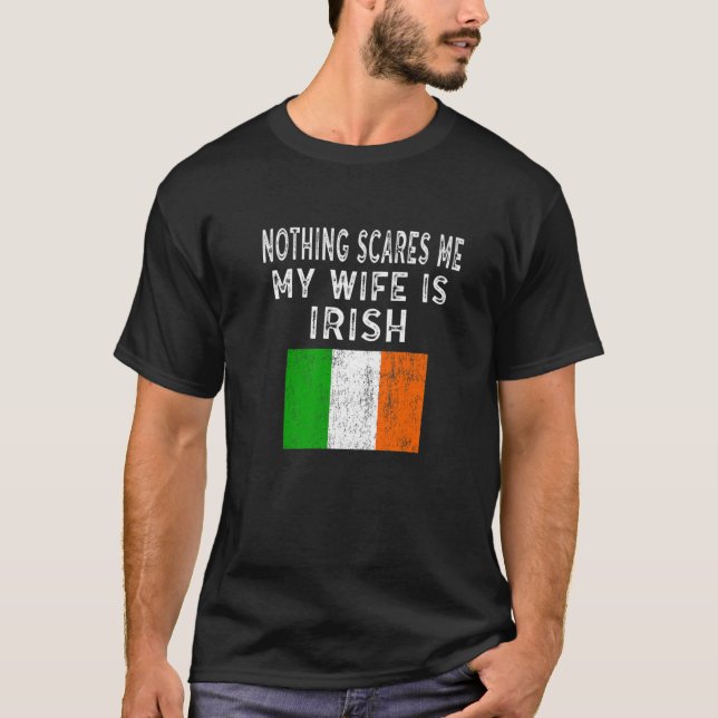Camiseta Hombres, mi esposa es irlandesa, nada me asusta. N (Anverso)