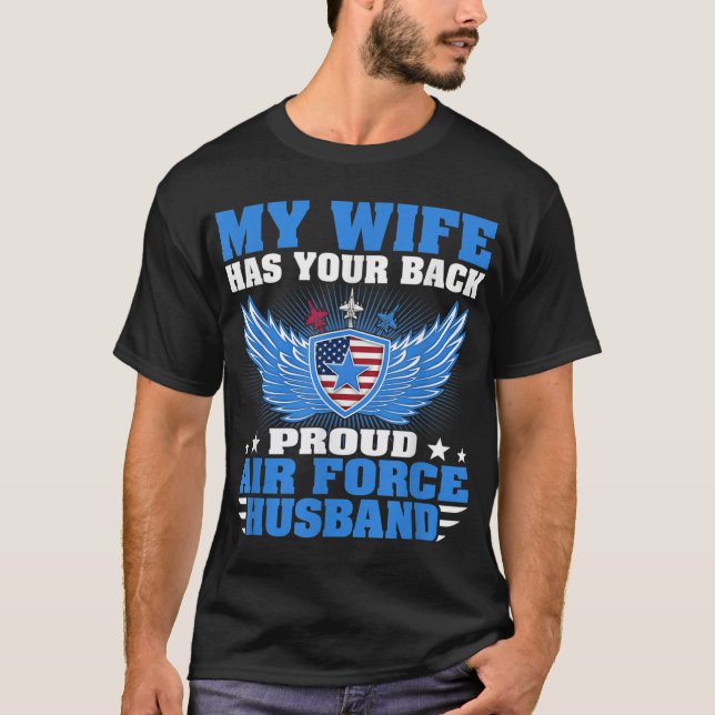 Camiseta Hombres Mi Esposa Tiene Su Esposo De La Fuerza Aér (Anverso)