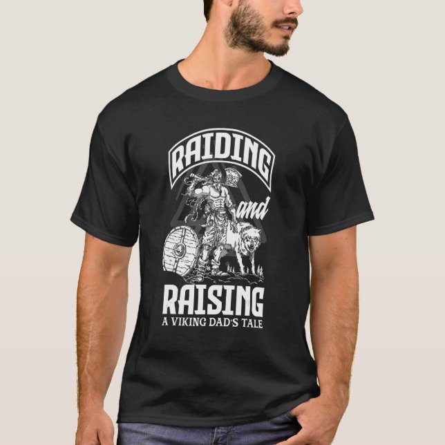 Camiseta Hombres montando y criando a un padre vikingüe (Anverso)