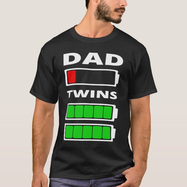 Camiseta Hombres papá Cansado Gemelos de batería baja Funny (Anverso)