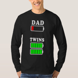 Camiseta Hombres papá con mellizos de batería de carga comp