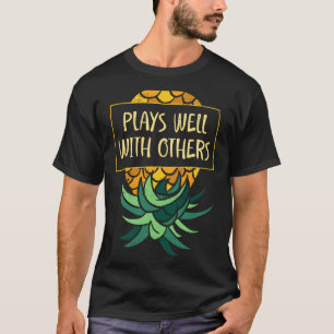 Camiseta Hombres piña al revés juega divertido a otros