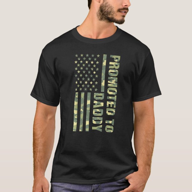 Camiseta Hombres Promocionados A Papi Padres De La Bandera  (Anverso)