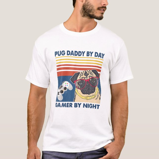 Camiseta Hombres pug Daddy by Day Funny Perro Amante del Dí (Anverso)