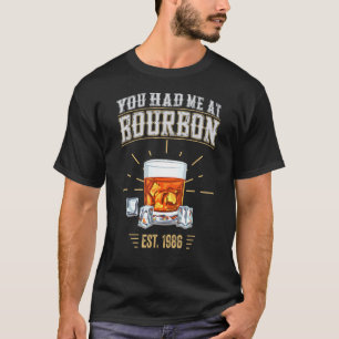 Camiseta Hombres Que Me Tenían En Bourbon Whiskey Bebiendo