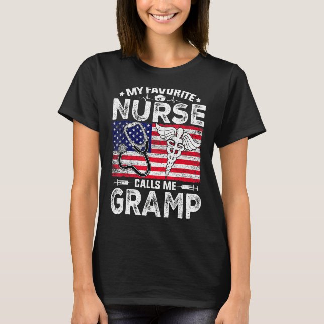 Camiseta Hombres Retro Mi Enfermera Favorita Me Llama Gramp (Anverso)