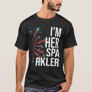 Camiseta Hombres, yo soy su Sparkler Cute 4 de Julio Codo d