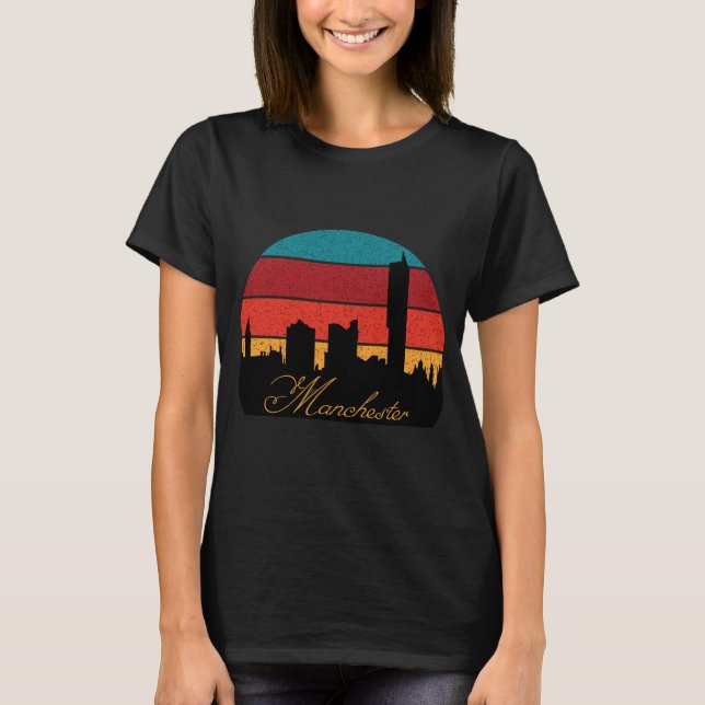 Camiseta Horizonte de Manchester Ciudad Retro Synthwave Via (Anverso)