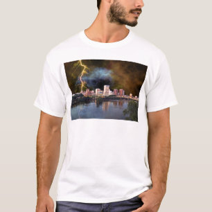 Camiseta Horizonte urbano tormentoso de Richmond