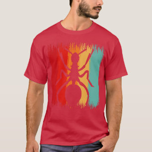 Camiseta Hormiga que mantiene hormigas vintage