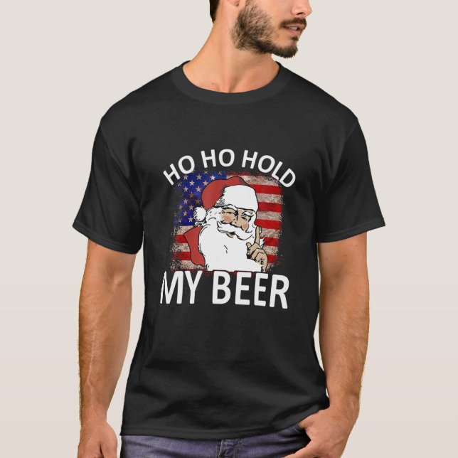 Camiseta Hos de Santa Hos sostienen mi cerveza Bandera Amer (Anverso)