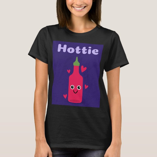 CAMISETA HOTTIE FUNNY PUN HOT SAUCE T-SHIRT (Anverso)