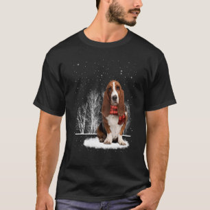 Camiseta Hound Basset En El Invierno De La Nieve Feliz Navi