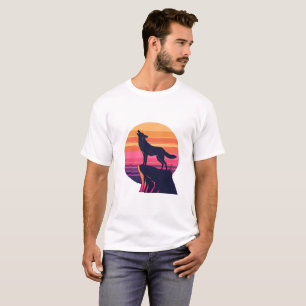 Camiseta Howl at the Dusk - Retro Coyote Sunset