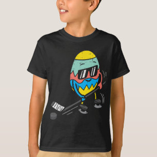 Camiseta Huevo de Pascua Jugando Hockey Hielo Cute Deportes