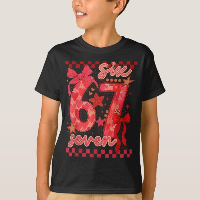 Camiseta Hugvyn Six Seven Valentine 6 7 Meme Checkered Coqu (Anverso)