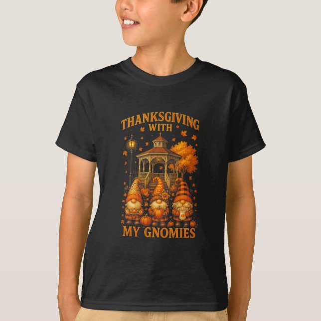 Camiseta Hugvyn Thanksgiving With My Gnomies Fall Autumn Gn (Anverso)